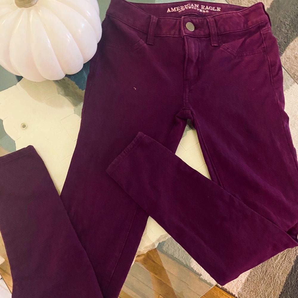 American Eagle Burgundy Jegging